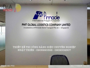 Bảng logo công ty mica